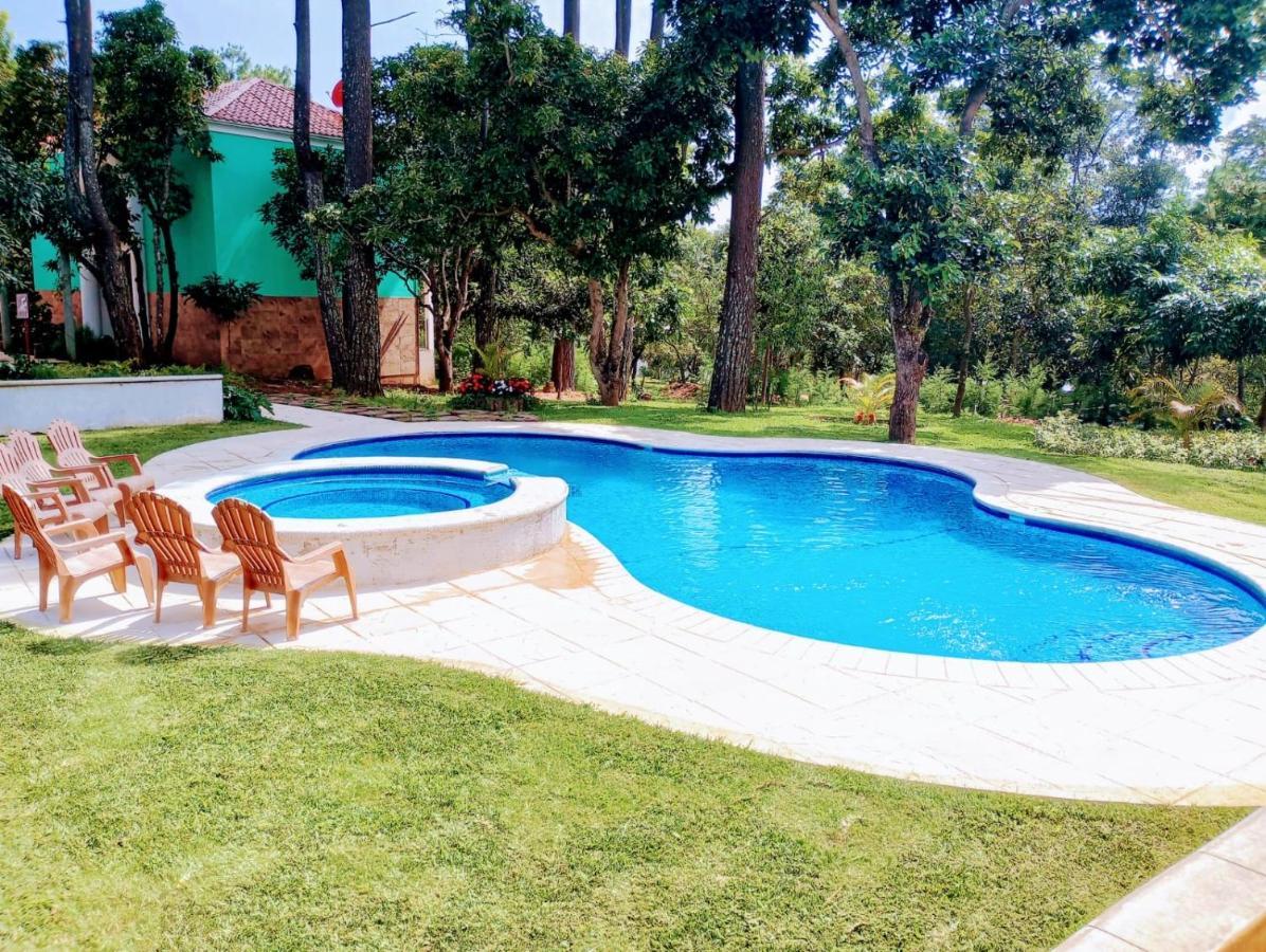 Hotel Y Restaurante Hacienda Los Volcanes Santa Lucía Milpas Altas Eksteriør billede